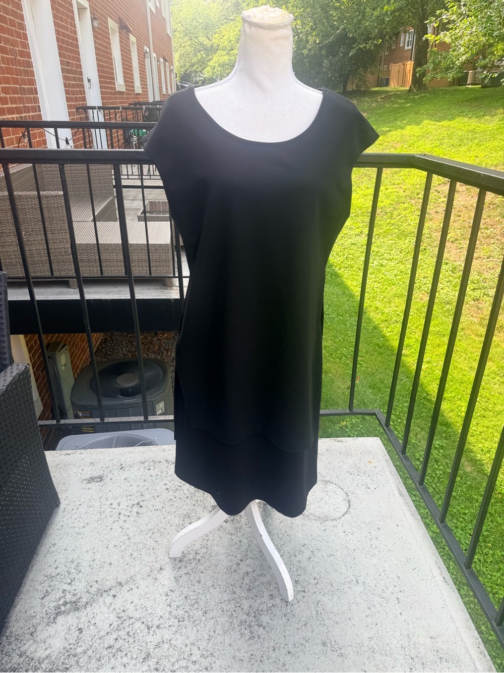 Sleek black Lafayette 148 New York layered shift dress. Size Large - Picture 3 of 10